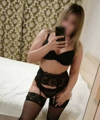 У меня есть все, чтобы удовлетворить все твои желания. Я могу выполнить твои фантазии и превратить их в реальность. Откажись от рутины и позволь мне простить тебя на границе наслаждения и сексуального блаженства. Мои услуги включают эскорт, эротический массаж, фетиш, ролевые игры и многое другое. У меня есть несколько отличных отзывов, которые подтверждают мою талантливость и профессионализм. Мои фотографии настоящие и свежие, так что ты точно узнаешь меня, когда я открою дверь твоей гостиницы или квартиры в Москве. Открой новую главу в своей жизни и позвони мне сейчас! 🌟💋🔥 757, 28 лет