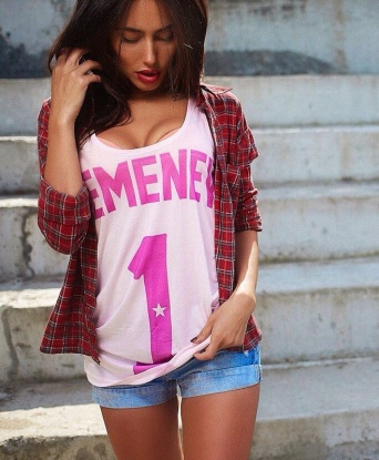 Со мной ты окунешься в мир страсти и наслаждения. Мои услуги насыщены экзотикой и разнообразием: классический секс, оральные ласки, эротический массаж, ролевые игры и многое другое. Я открыта для экспериментов и новых впечатлений. Посмотри на мои фото и убедись сам, что я достойна твоего внимания. Отзывы о моих услугах говорят о моей профессиональности и умении удовлетворять мужчин. Позвони мне, и сегодня я подарю тебе незабываемые моменты удовольствия и истинное наслаждение. Доверься мне и я открою тебе мир новых ощущений. 🌟🔥 12187, 24 года